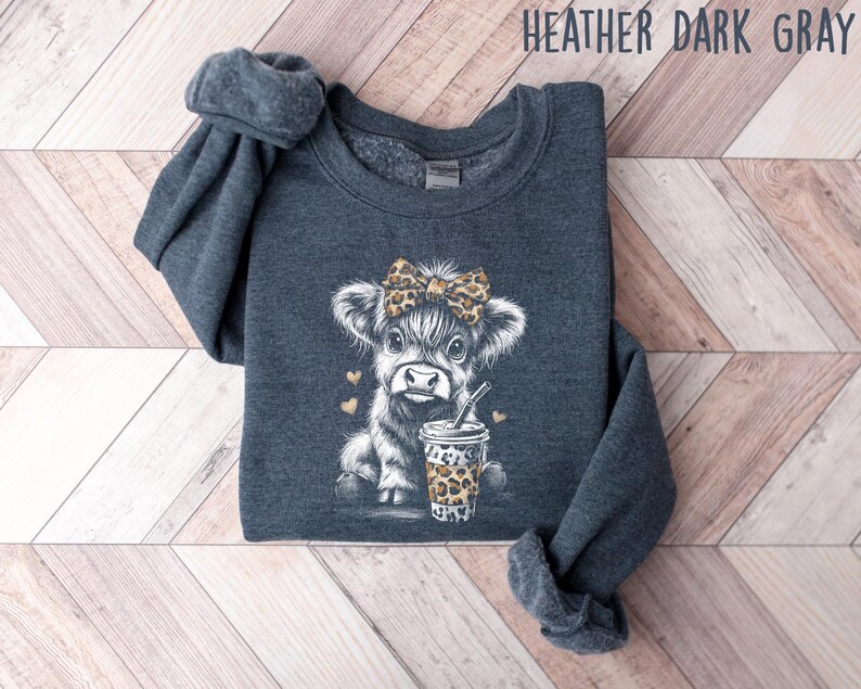 Highland Cow Sweatshirt Coffee Lover Crewneck, Cute Cow Shirt, Trendy Farm Animal Graphic Tee, Gift For Her Bild 3