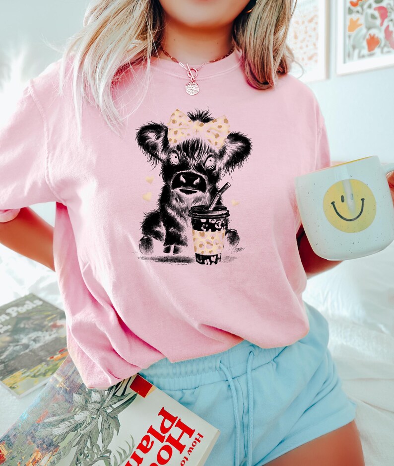 Highland Cow Sweatshirt Coffee Lover Crewneck, Cute Cow Shirt, Trendy Farm Animal Graphic Tee, Gift For Her Bild 8