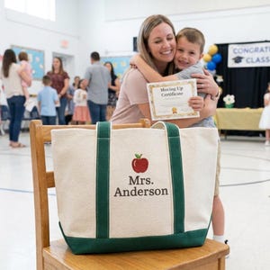 Gepersonaliseerde lerarentas, geborduurde lerarentas, tassen voor de start van het schooljaar, schoolcadeautassen, cadeau voor de leraar