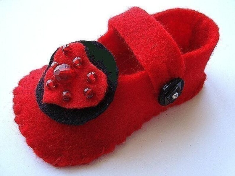 Make Felt Baby Shoes INSTANT DOWNLOAD PDF 126 make sizes newborn to 12 months.No sewing machine required image 1