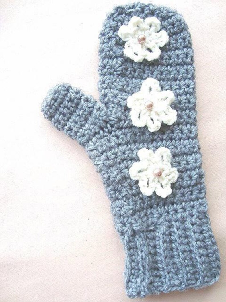 INSTANT DOWNLOAD Crochet Pattern PDF 190 Crochet Mittens Pattern all sizes Grey Mittens with Cream Flowers image 5