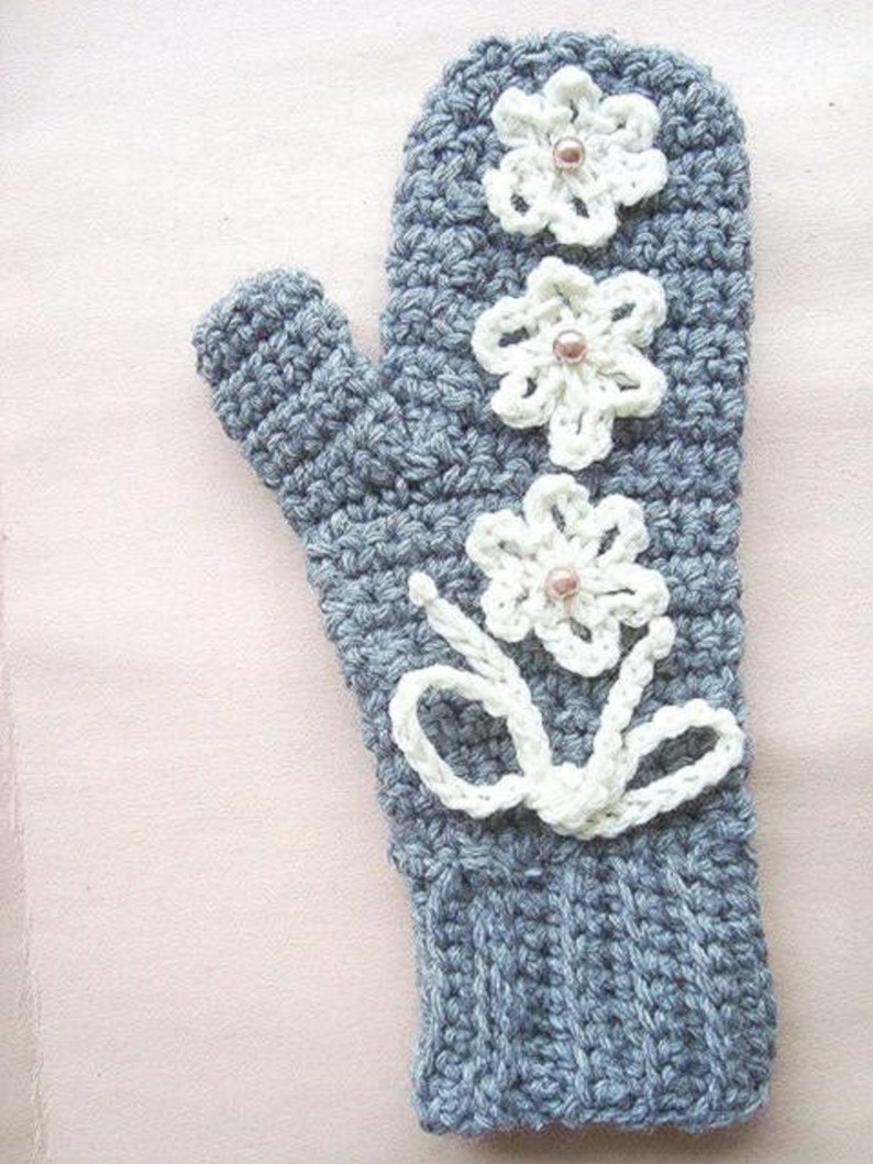 INSTANT DOWNLOAD Crochet Pattern PDF 190 Crochet Mittens Pattern all sizes Grey Mittens with Cream Flowers image 4