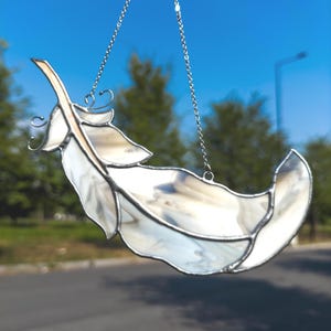 Stained Glass Feather Suncatcher - Handmade Boho Window Decor, Light Catcher Ornament, Unique Gift for Her, Wall Hanging Art