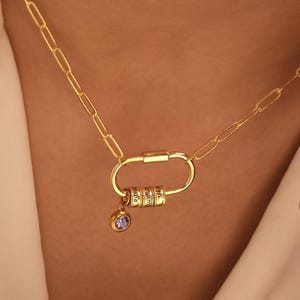 Collar con dije de nombre y mosquetón, collar con candado y piedra de nacimiento, collar con cuentas con el nombre de la familia, cadena con clip, regalo de cumpleaños, joyería hecha a mano