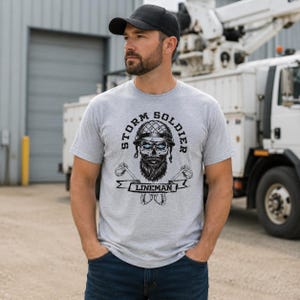 T-shirt Storm Soldier Lineman – Cadeau hoogspanningskabel afbeelding 10