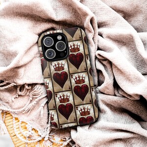 Coque iPhone Queen Of Hearts en vitrail, coque résistante aux cartes à jouer, compatible iPhone 16 15 14 13 12, Galaxy s25 s24 s23 s22, Pixel 9 8 7 6