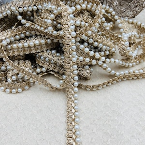 Galon doré à perles nacrées et strass 1 cm – ruban couture élégant pour vêtements et customisation