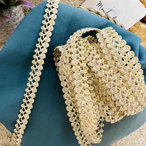 Treccia d'oro fine e intrecciata