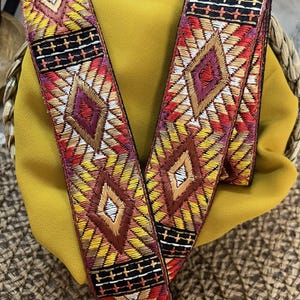Galon coloré jacquard avec motifs losanges Couture