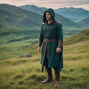 Men&#39;s Green Hooded Medieval Robe | LARP Costume with Leather Belt | Ranger Cosplay Outfit | Renaissance Fair Warrior Set| Dark Hunter Attire