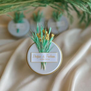 Bomboniera di nozze con candela di perle personalizzata in latta oro bianco con fiori secchi – Elegante regalo per gli ospiti della festa nuziale