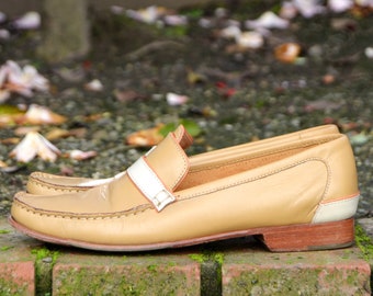 Cole Haan - Bruine en crème loafers (Sz 6B, Eu 36.5)