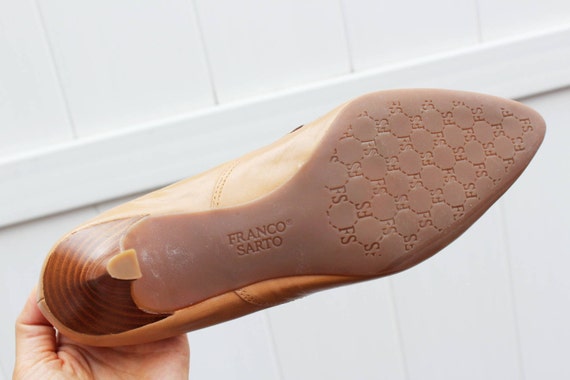 Nude Franco Sarto cut out pumps ( Sz 7.5, Eu 38.5… - image 4