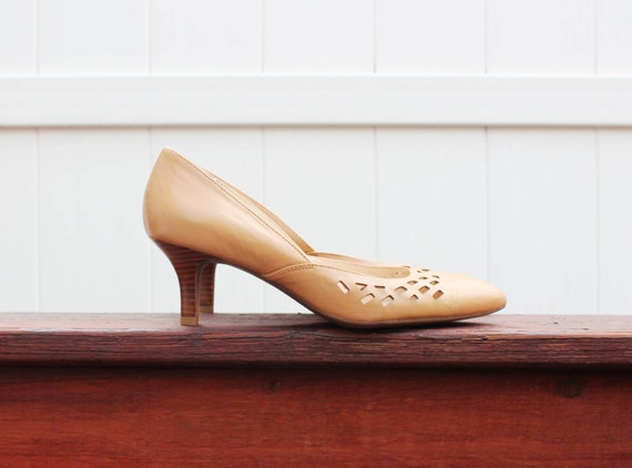 Nude Franco Sarto cut out pumps ( Sz 7.5, Eu 38.5… - image 1