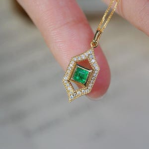 Vintage Emerald Necklace, 18K Gold Real Emerald Diamond Pendant Necklace, Emerald Necklace, Wedding Necklace