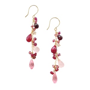 Rubin, Granat, Rosenquarz, rosa Swarovski Kristall-Cluster-Ohrringe. Lange baumeln Tropfen Edelstein rote Ohrringe