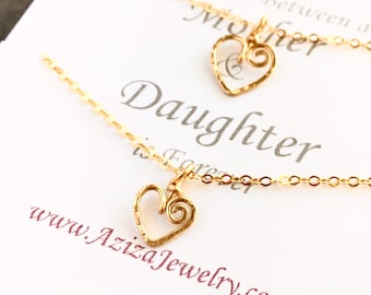 Mother Daughter Heart Necklaces. Gold or Silver Heart Necklace Set for Mom. Two Hearts Necklace Gift Set. Mother Daughter Gifts Jewelry