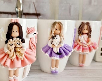 Taza de arcilla polimérica personalizada, taza de muñeca de arcilla polimérica, taza personalizada para niña, taza de muñeca de arcilla, taza de cerámica con muñeca, taza única con figuras, juego de tazas