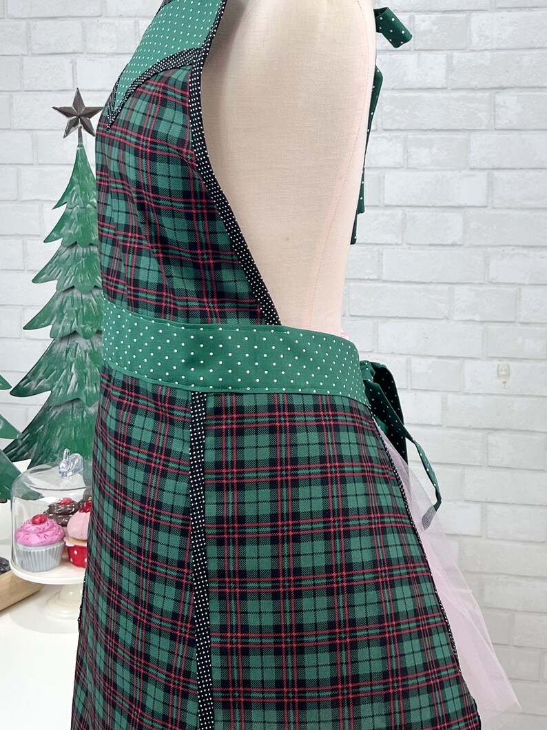 Women's Christmas Apron, Women's Holiday Apron, Cute Retro Apron for Women, Christmas Plaid apron for women, Green Plaid image 5