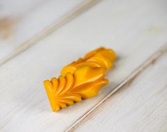1930's Butterscotch Carved BAKELITE SHOE CLIPS.  Dress Clips Gift.