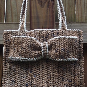 Crochet Pattern .....Everyday Plarn Handbag with decorative bow ... use as a book bag, diaper bag, lunch bag, craft bag...... image 1