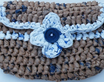 Plarn Pouch with 4-petal flap crochet pattern..written for plastic yarn but is all yarn friendly