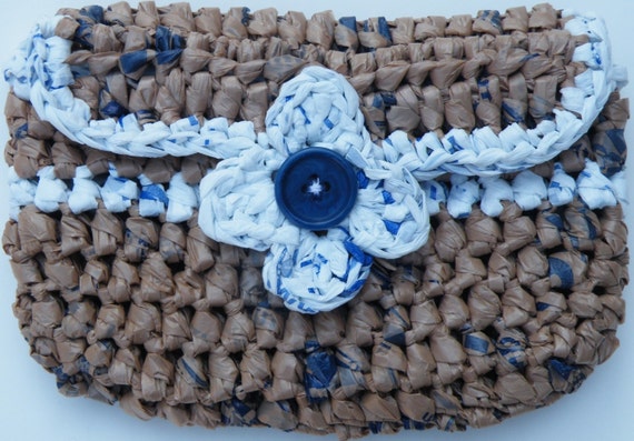 Plarn Pouch With 4-petal Flap Crochet for Plastic - Main Image