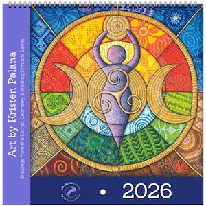 Peut inclure: Calendrier à spirale avec une illustration colorée d'une figure tenant un symbole solaire, dans un design circulaire avec des croissants de lune. Intitulé "Art by Kristen Palana" et daté 2026. L'œuvre est issue de la série Sacred Geometry & Healing Symbols.