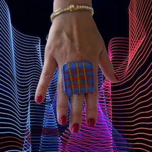 Joyas geométricas, anillo grande, anillo de cristal, arte para llevar, moda de año nuevo, anillo llamativo, anillo de moda, anillo grande, anillo de gran tamaño Studioleanne