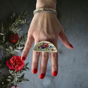 Bijoux recyclés, bijoux en porcelaine cassée, bijoux recyclés, bague en porcelaine, bague vintage, bague recyclée, bijoux anciens, grande bague
