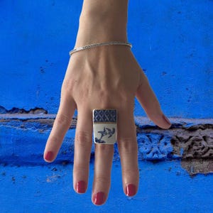 Vintage ring, blue ring, bird ring, broken china jewelry, upcycled ring, porcelain ring, recycled ring, antique jewelry ceramic Ring
