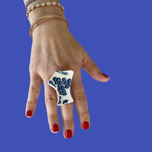 Porzellanring, Vintage-Ring, Upcycled-Ring, antiker Vintage-Schmuck, Keramikring - großer Ring, kräftiger Ring, Cocktailring, recycelter Schmuck