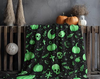 Personalized Creepy Pumpkin Fleece Blanket - Custom Halloween Throw, Spooky Kids Bedding, Cozy Nursery Gift, Unique Fall Halloween Decor