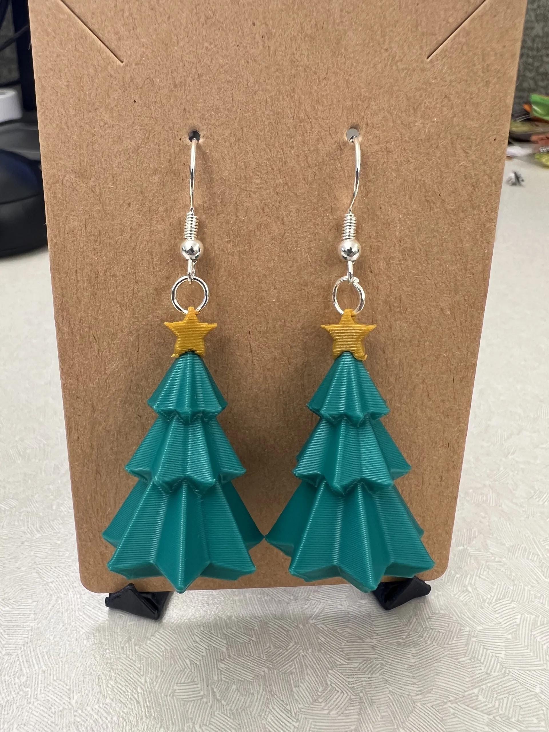 クリスマスツリーイヤリング - ホリデーギフトに最適なジュエリー - 3D