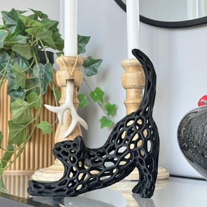 Cat Stretch Voronoi Sculpture - Artistic Modern Decor - 3D Printing - Blender Modeling - BambuLab - Limited Edition, Only Few Left