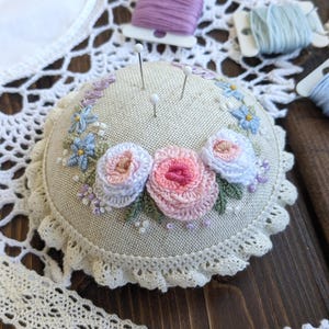 Handmade needle holder Roses in a wreath, sewing organizer, vintage style, gift, handmade embroidered pin cushion, pin accessory