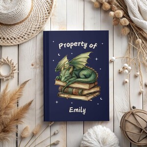 Cuaderno de dragón personalizado / Diario de líneas rayadas personalizado / Diario de dragón de fantasía / Regalo para amantes de los libros / Dragón mágico / Regalo para el lector
