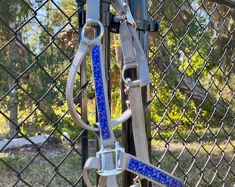 Cabresto para cavalo com estampa de flores de mirtilo, opções de bordado personalizadas, várias cores.