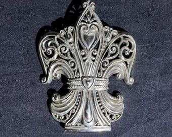 Flor de Lis de Plata de Ley Brighton