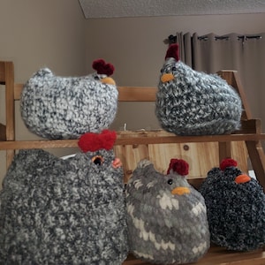 Handmade Crochet Hen Plush – Amigurumi Chicken Toy for Farmhouse Décor