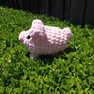 Handmade Crochet Pink Pig Plush – Adorable Amigurumi Piglet, Soft, Cuddly Farm Animal Plush, Cute Gift for Pig Lovers & Plush Collectors