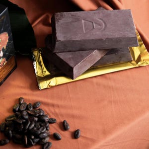 Cacaopastablok van ceremoniële kwaliteit – GRATIS VERZENDING | Biologisch, fairtrade superfood | Hoogste vibratiekwaliteit!