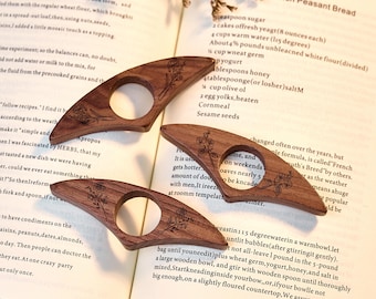 Custom Engraved Wood Thumb Book Holder, Unique Page Spreader, Ideal Reading Accessory, Birthday or Anniversary Gift for Book Lovers