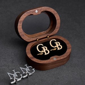 Benutzerdefinierte Initialen Groomsmen Manschettenknöpfe Set, personalisierte Monogramm Manschettenknöpfe für Hochzeitsfeier, Trauzeuge Vorschlag Geschenk mit Geschenkbox aus Holz