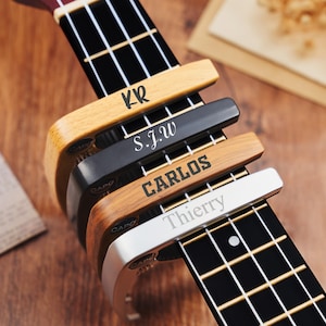 Personalized Engraved Guitar Capo, Custom Wood Grain Metal Guitar Capo with Name & Pick, Idea Gift for Musician, Aesthetic Guitar Accessory