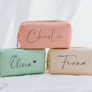 Leder Geburtsmonat Kosmetiktasche, personalisierte Brautjungfer Make-up Tasche mit eingraviertem Namen, benutzerdefinierter Brautvorschlag Kulturtasche für Frauen
