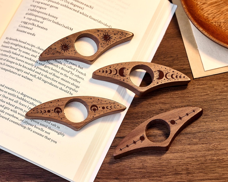 Personalized Walnut Book Page Holder, Custom Name Wooden Thumb Page Spreader, Perfect Book Lover Gift for Birthday or Anniversary image 1