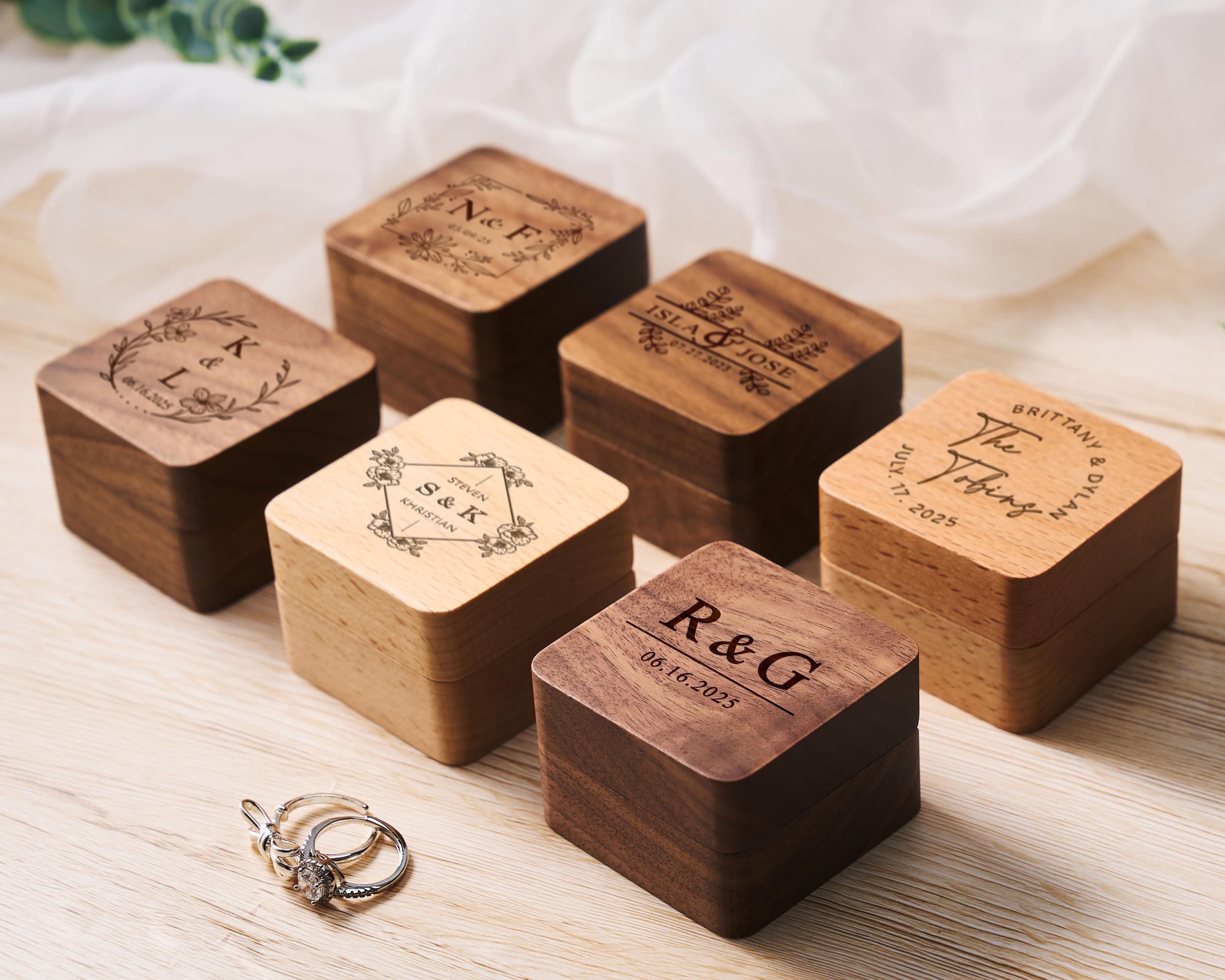 Scatola per Anello in Legno, Legno Scatola per Fedi Nuziali scatola per gioielli in noce scatola per anelli a forma di cuore può essere utilizzata per riporre anelli di matrimonio e di