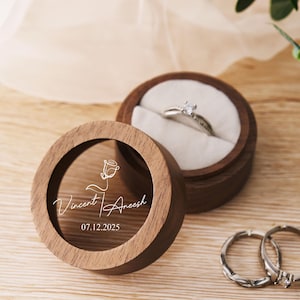 Boîte à alliances personnalisée en noyer : cadeau de fiançailles en acrylique gravé