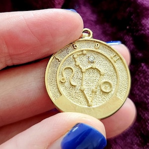 Colgante medallón vintage raro de oro de 9 quilates con el símbolo del zodíaco Leo, con diamantes de Roberts & Belk, Caron Power Jewellery